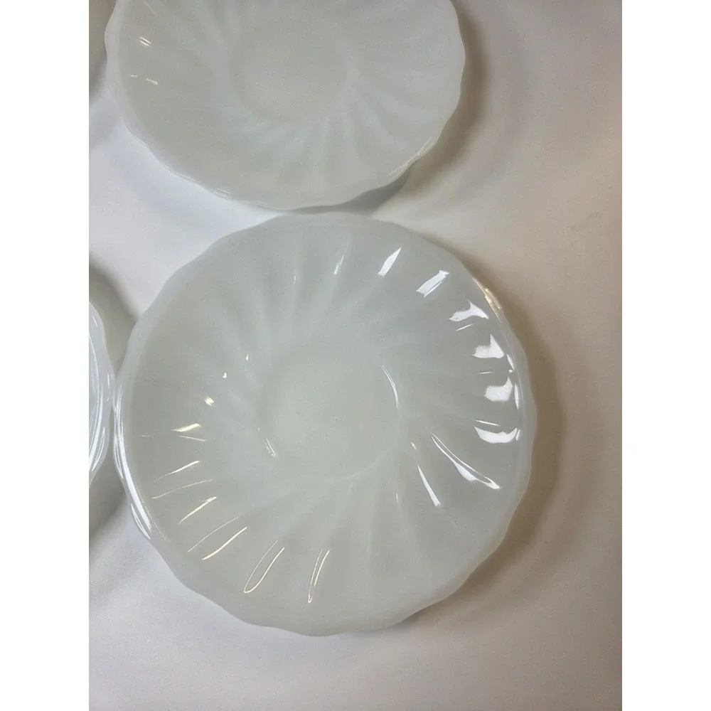4 Vtg Anchor Hocking Swirl Shell Saucer‎ 1960s Fire King Milk Glass